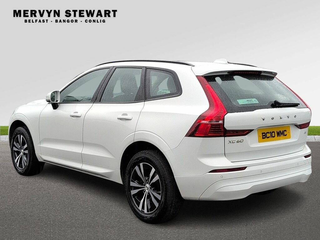 Volvo XC60 Momentum B5 Mhev White #6