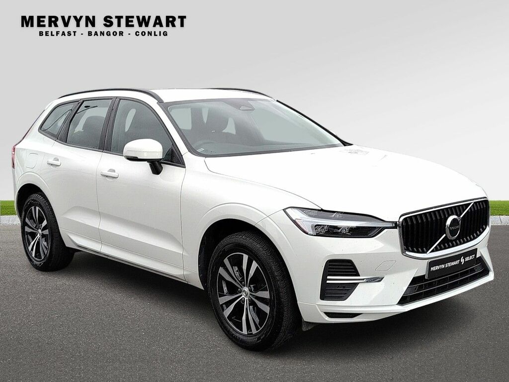 Volvo XC60 Momentum B5 Mhev White