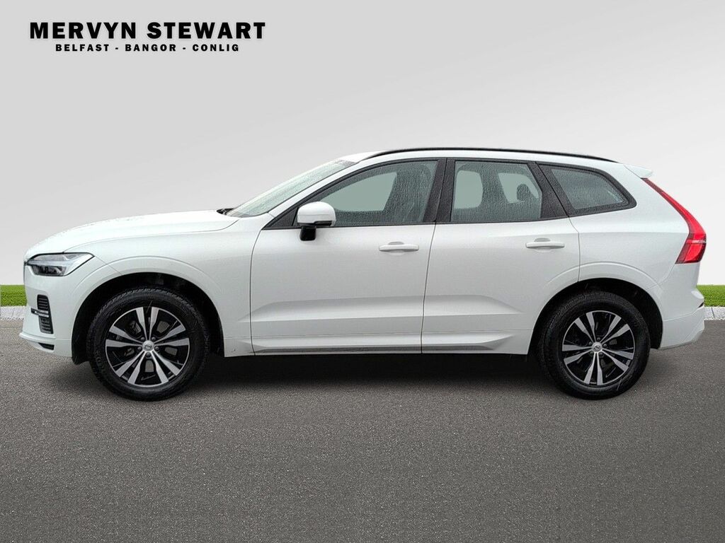 Volvo XC60 Momentum B5 Mhev White #5