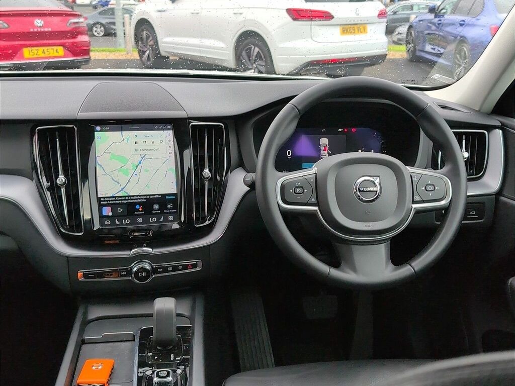 Volvo XC60 Momentum B5 Mhev White #2