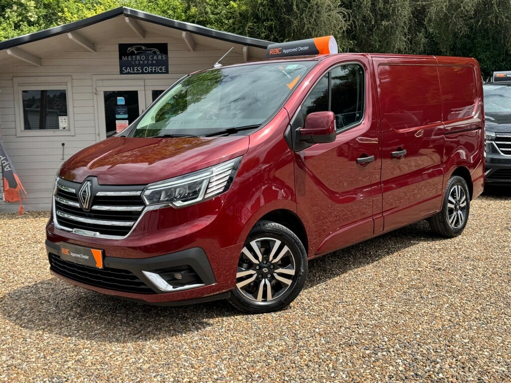 Renault Trafic Mpv Red