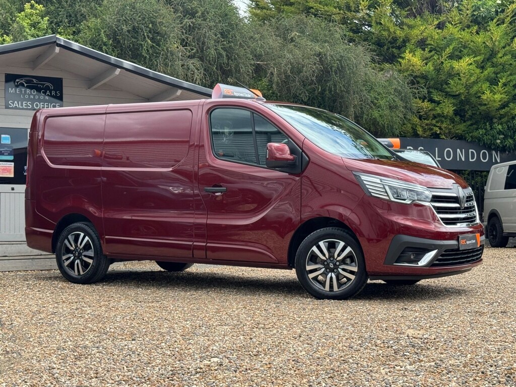 Renault Trafic Mpv Red #2