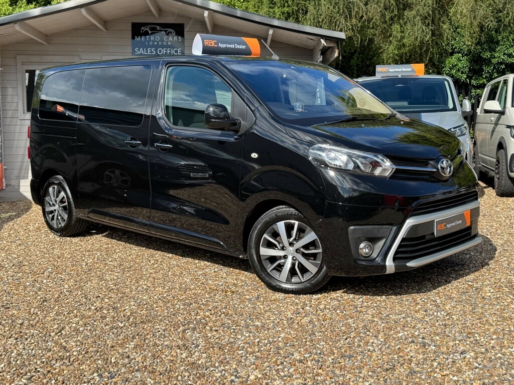 Toyota Verso 2.0D Family Medium Mpv Mwb Euro 6 Ss Black