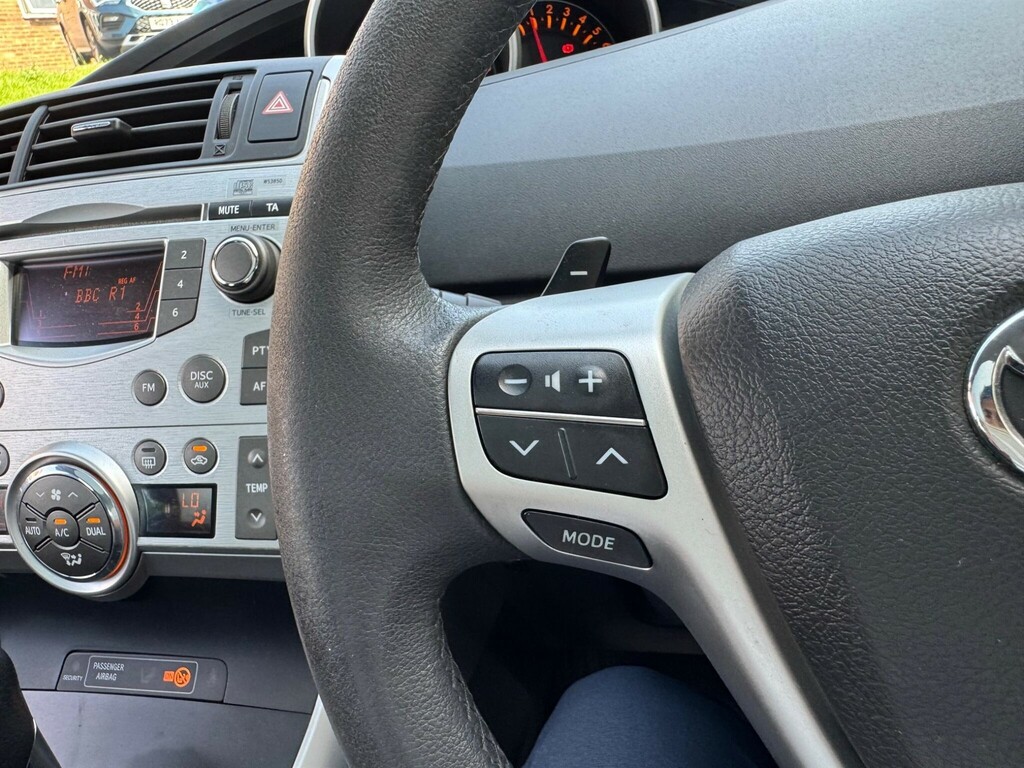 Toyota Verso Mpv Blue #16