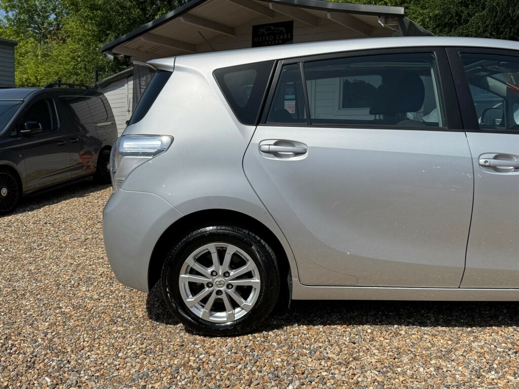 Toyota Verso 1.8 V-matic Tr Multidrive S Euro 5 Silver #5