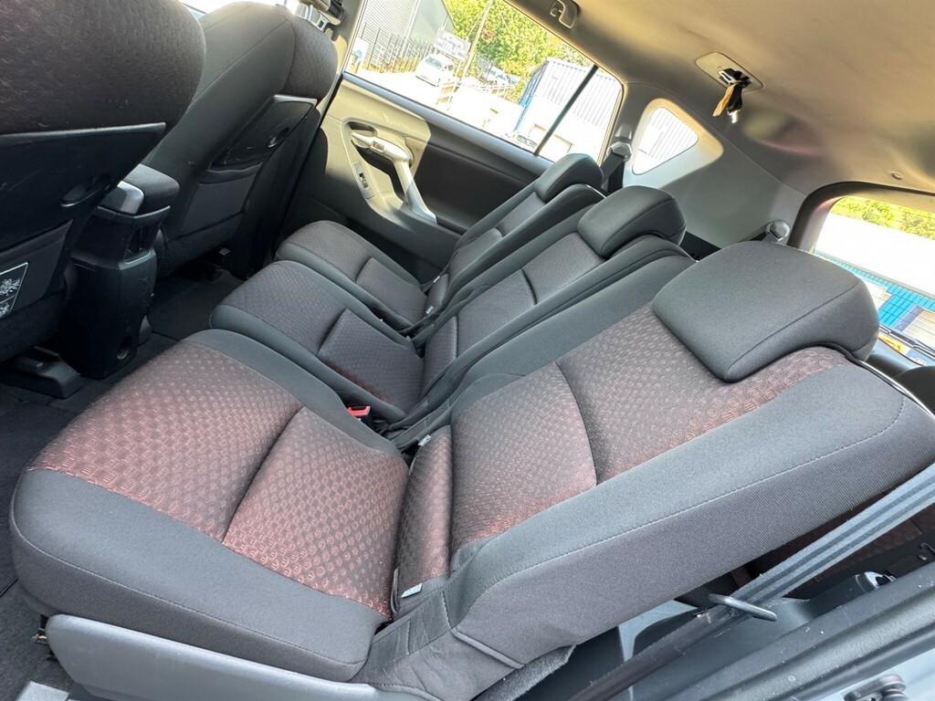 Toyota Verso Mpv Blue #21