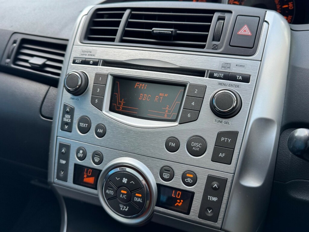 Toyota Verso Mpv Blue #23