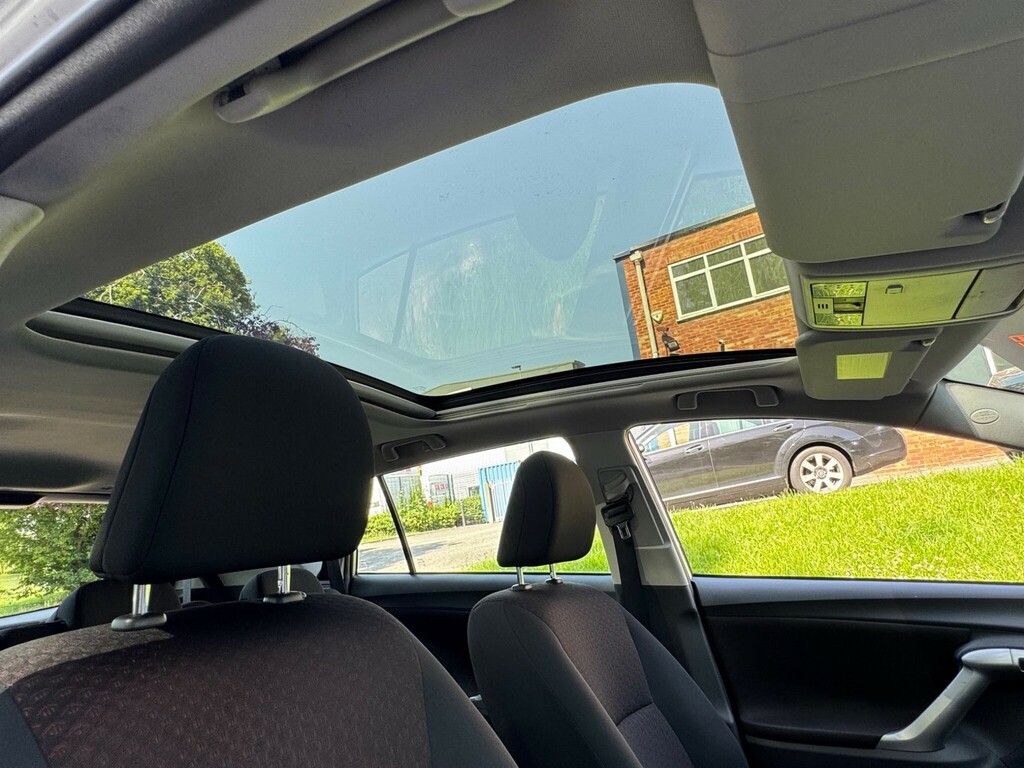Toyota Verso Mpv Blue #13