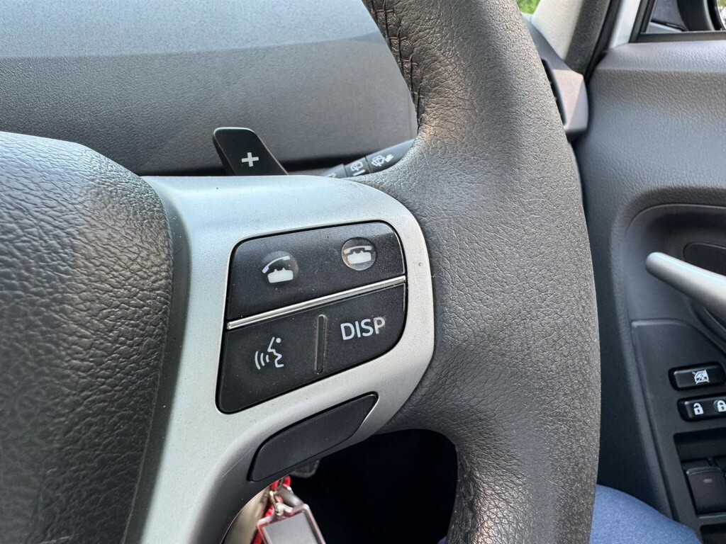 Toyota Verso Mpv Blue #17