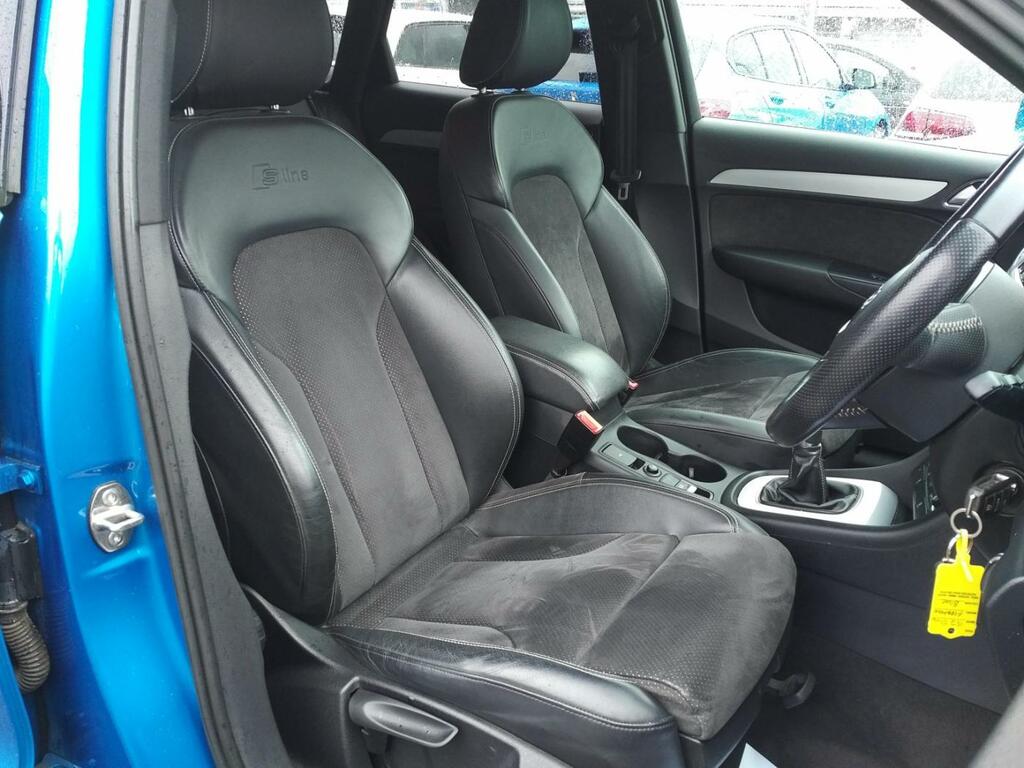 Audi Q3 2L S Line Plus Red #14