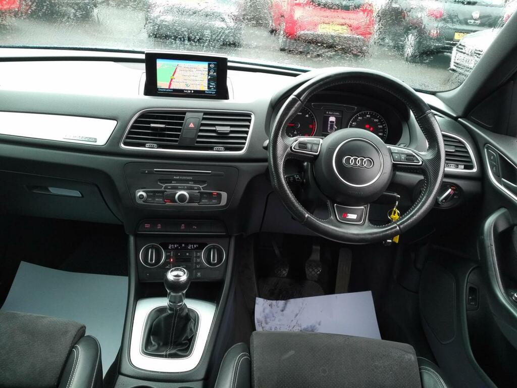 Audi Q3 2L S Line Plus Red #16