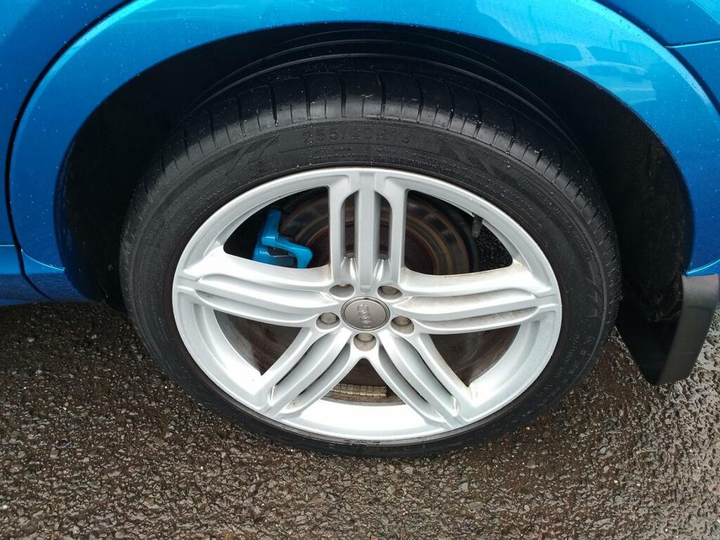 Audi Q3 2L S Line Plus Red #21