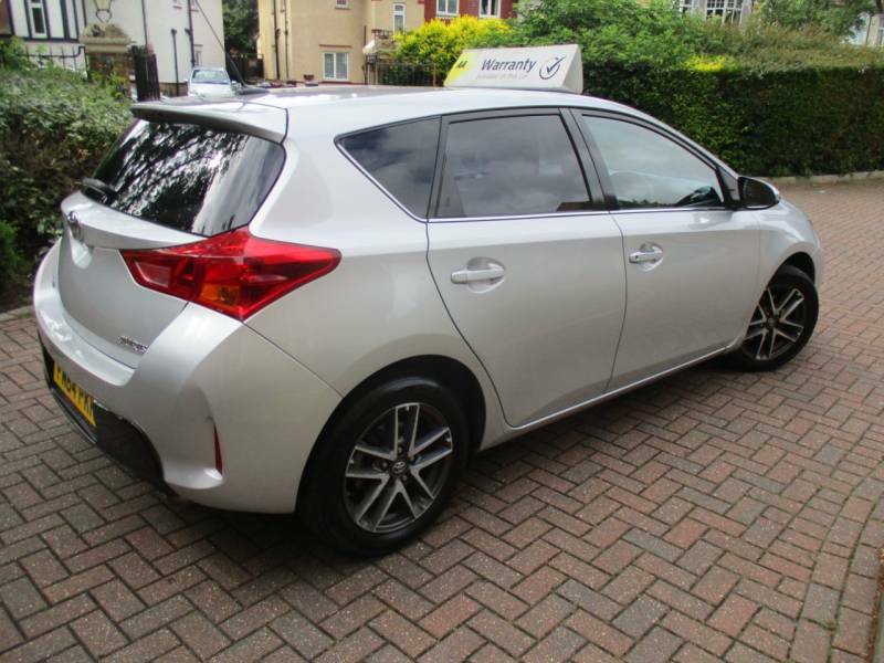Toyota Auris Excel Silver #8