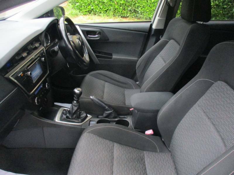 Toyota Auris Excel Silver #27
