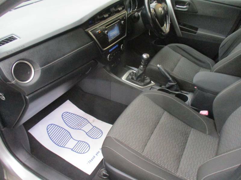 Toyota Auris Excel Silver #26