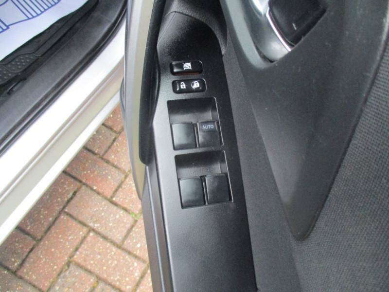 Toyota Auris Excel Silver #15