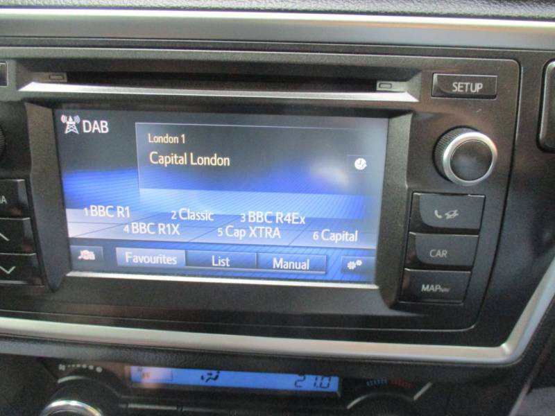 Toyota Auris Excel Silver #18