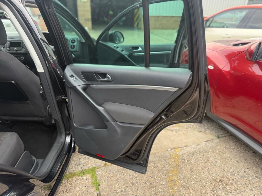 Volkswagen Tiguan Silver #28
