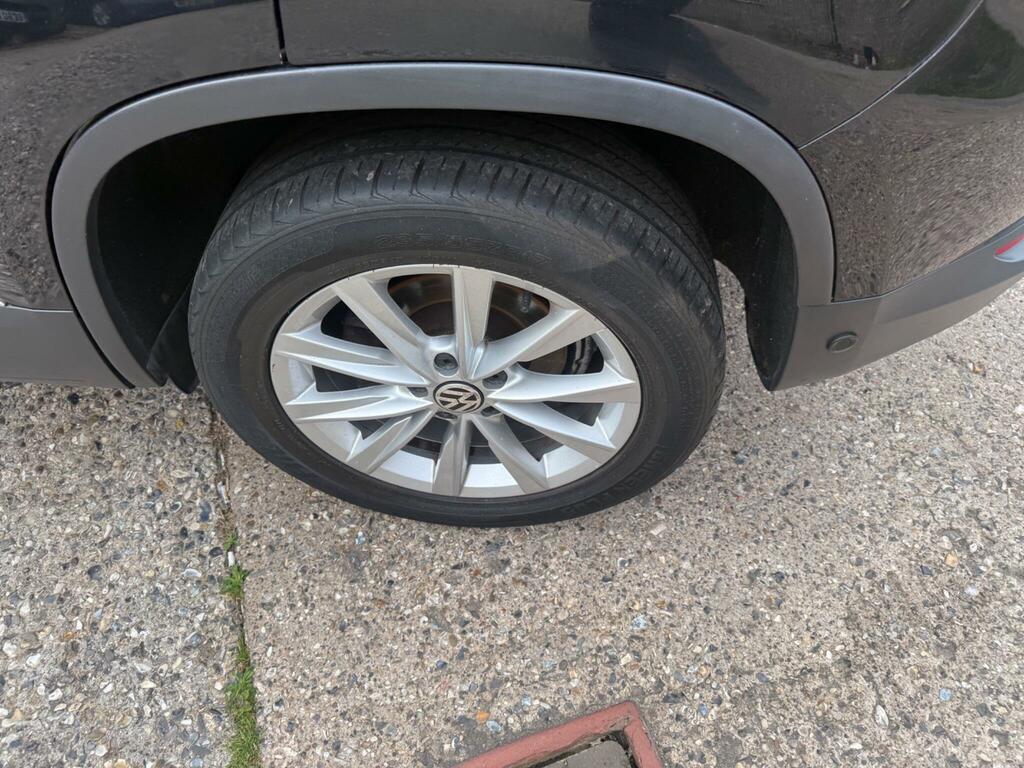 Volkswagen Tiguan Silver #37