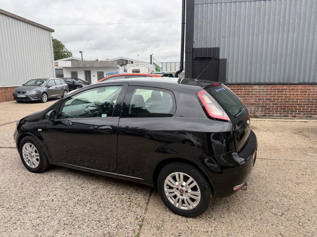 Fiat Punto Pop White #33