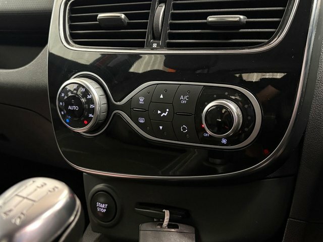 Renault Clio 0.9 Tce 90 Iconic White #27