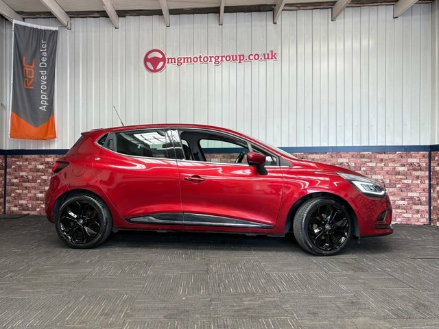 Renault Clio 0.9 Tce Signature Nav Hatchback Red #2