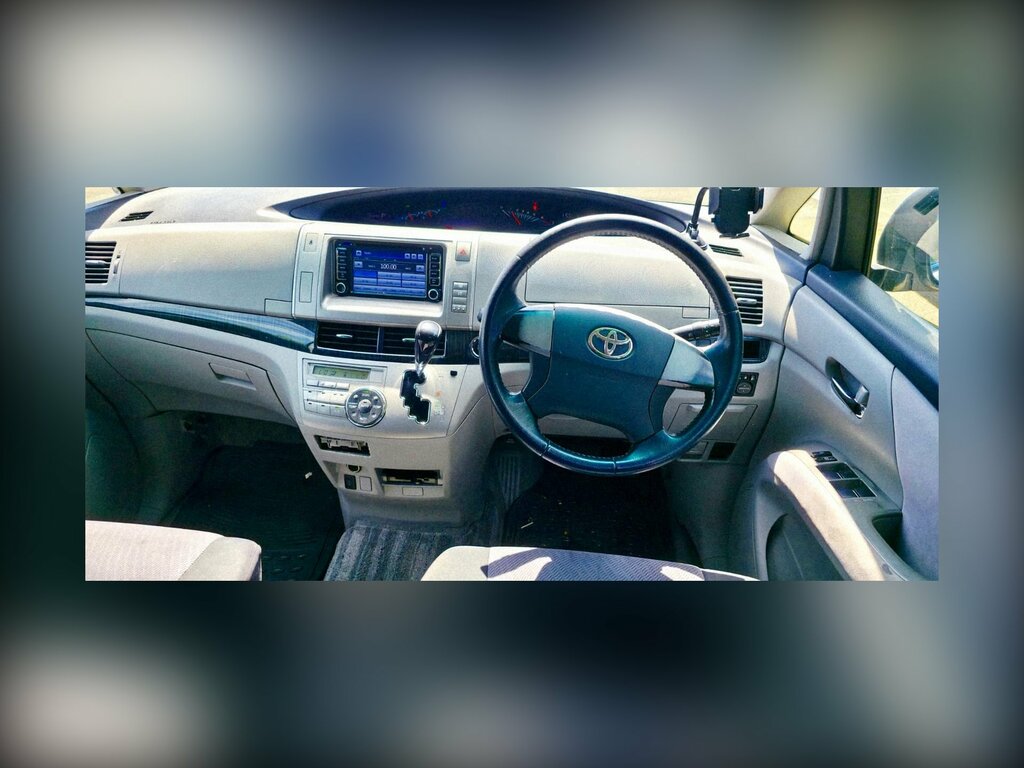 Toyota Estima Mpv 2300Cc 8 Seater White #3
