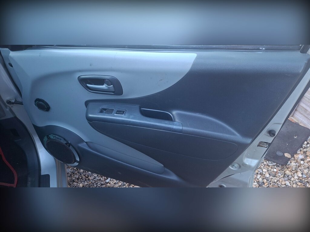 Nissan Pixo 1.0L Acenta 67 Bhp Silver #9