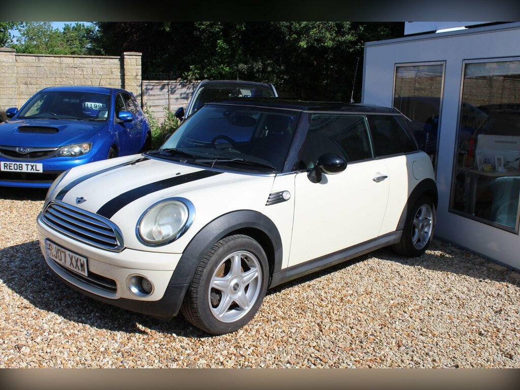 Mini Hatch One Black #3