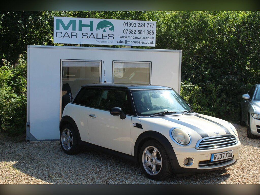 Mini Hatch One Black #1