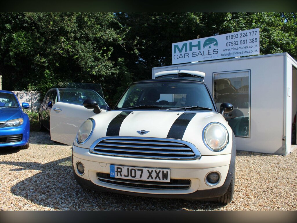 Mini Hatch One Black #12