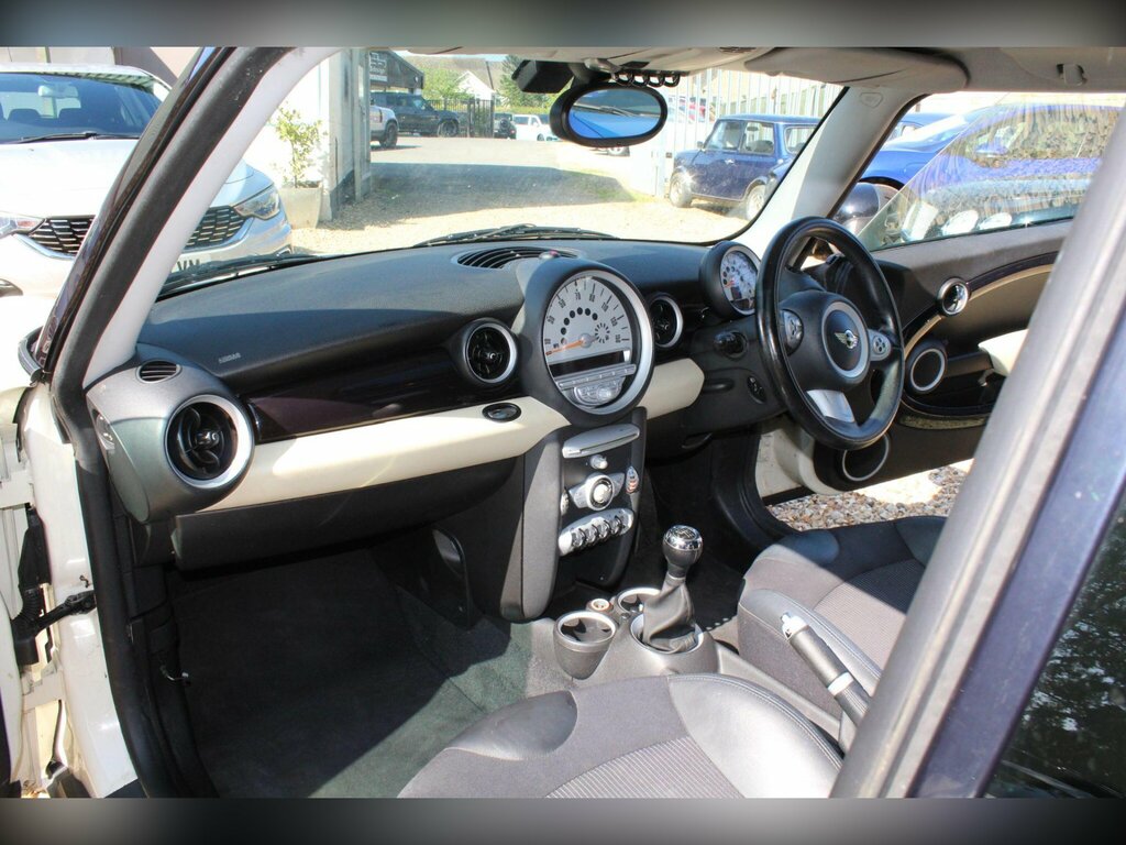 Mini Hatch One Black #11