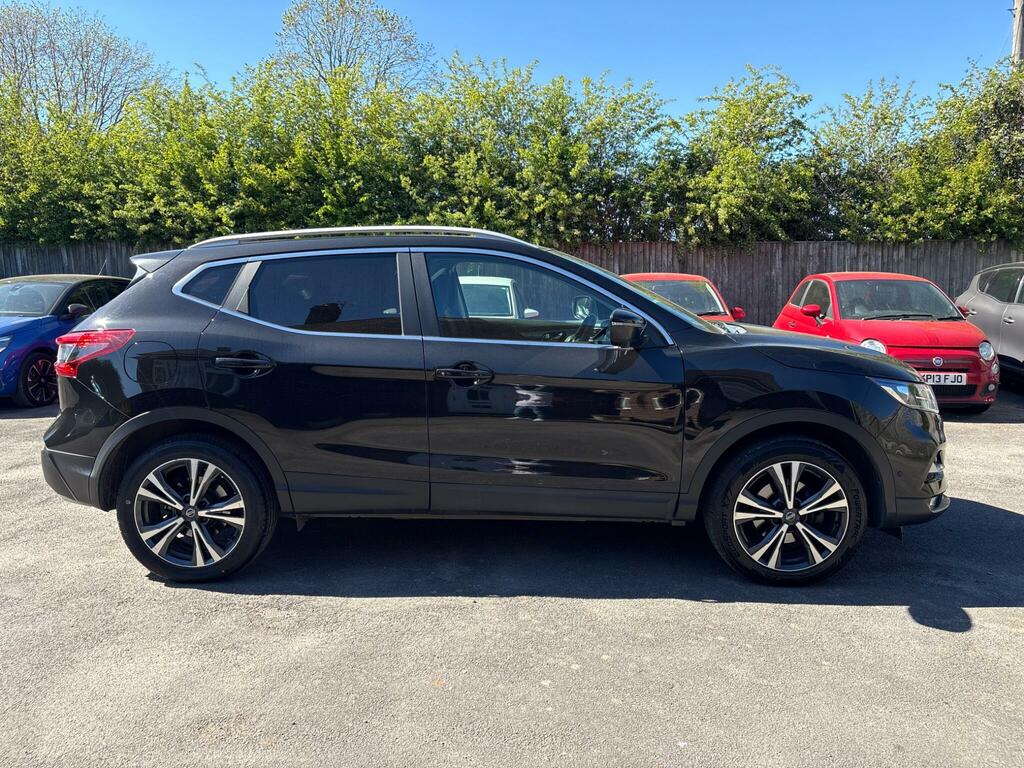 Nissan Qashqai 1.5 Dci N-connecta Euro 6 Ss LR69YRV Black #2