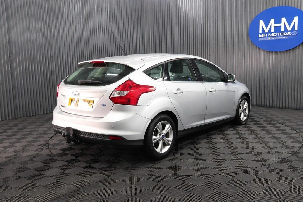 Ford Focus Zetec Hatchback MA12HLX Silver #6