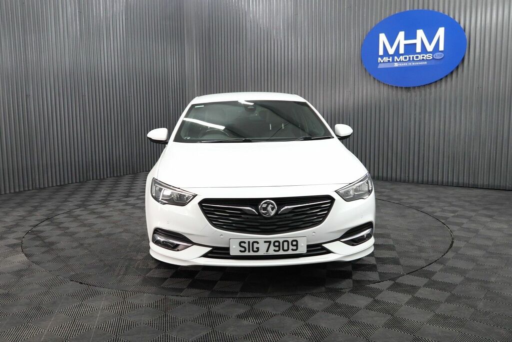 Vauxhall Insignia Turbo D Blueinjection Sri White #2