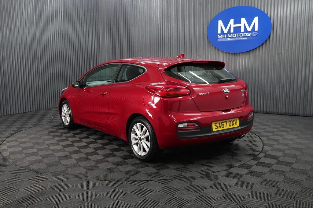 Kia Proceed Crdi 2 Hatchback Red #5