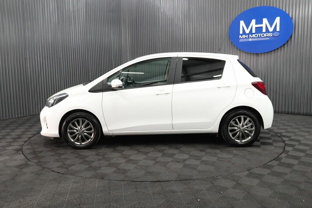 Toyota Yaris Vvt-i Icon Hatchback AY17WHK White #4