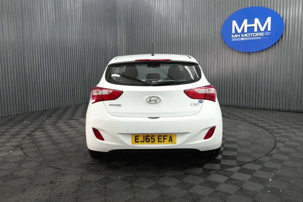 Hyundai I30 Crdi Blue Drive Se White #6