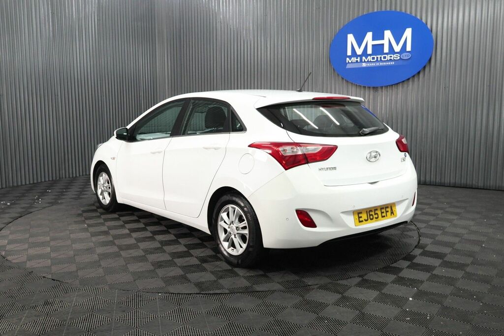 Hyundai I30 Crdi Blue Drive Se White #5