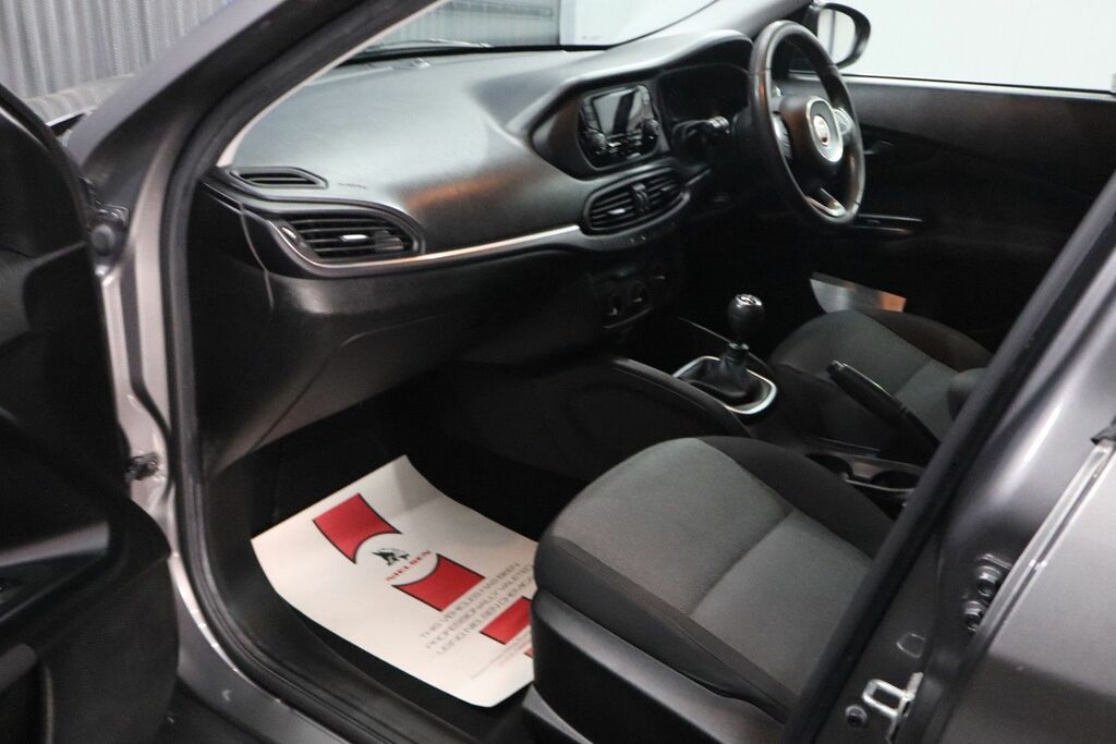 Fiat Tipo 1.4 Mpi Lounge Euro 6 Black #21