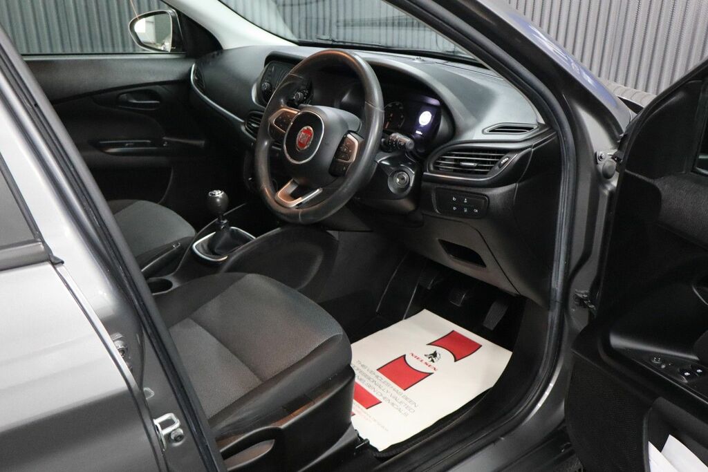Fiat Tipo 1.4 Mpi Lounge Euro 6 Black #22