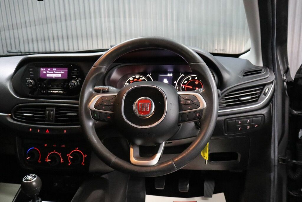 Fiat Tipo 1.4 Mpi Lounge Euro 6 Black #33