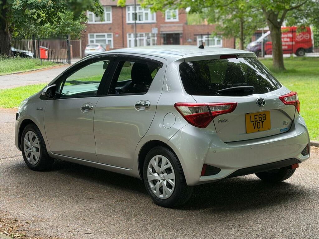 Toyota Vitz Hatchback 201868 Silver #4
