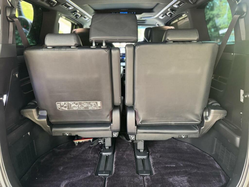 Toyota Alphard White #65