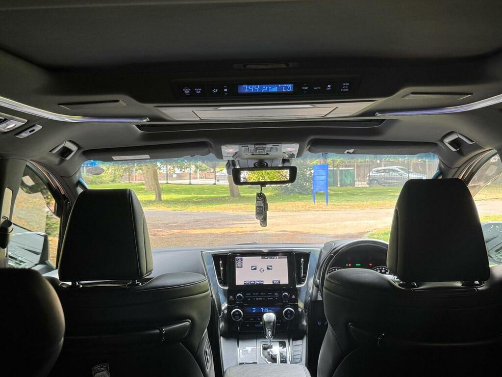 Toyota Alphard White #23