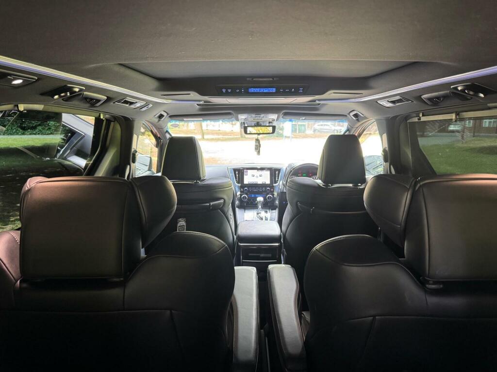 Toyota Alphard White #21