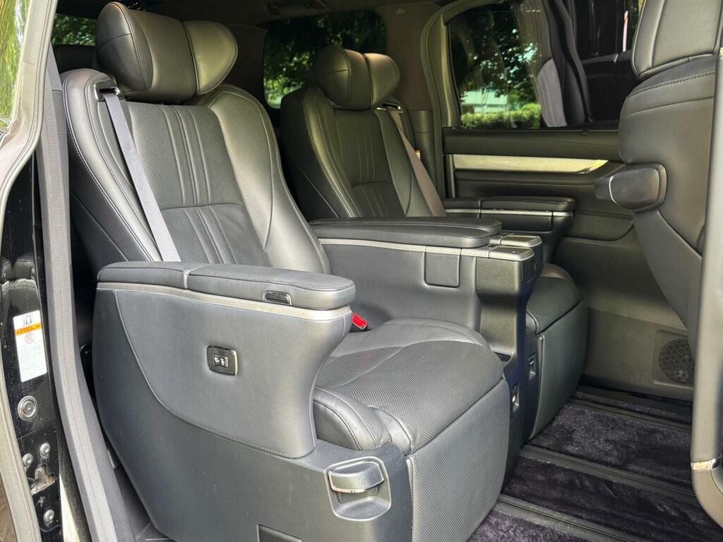 Toyota Alphard White #22