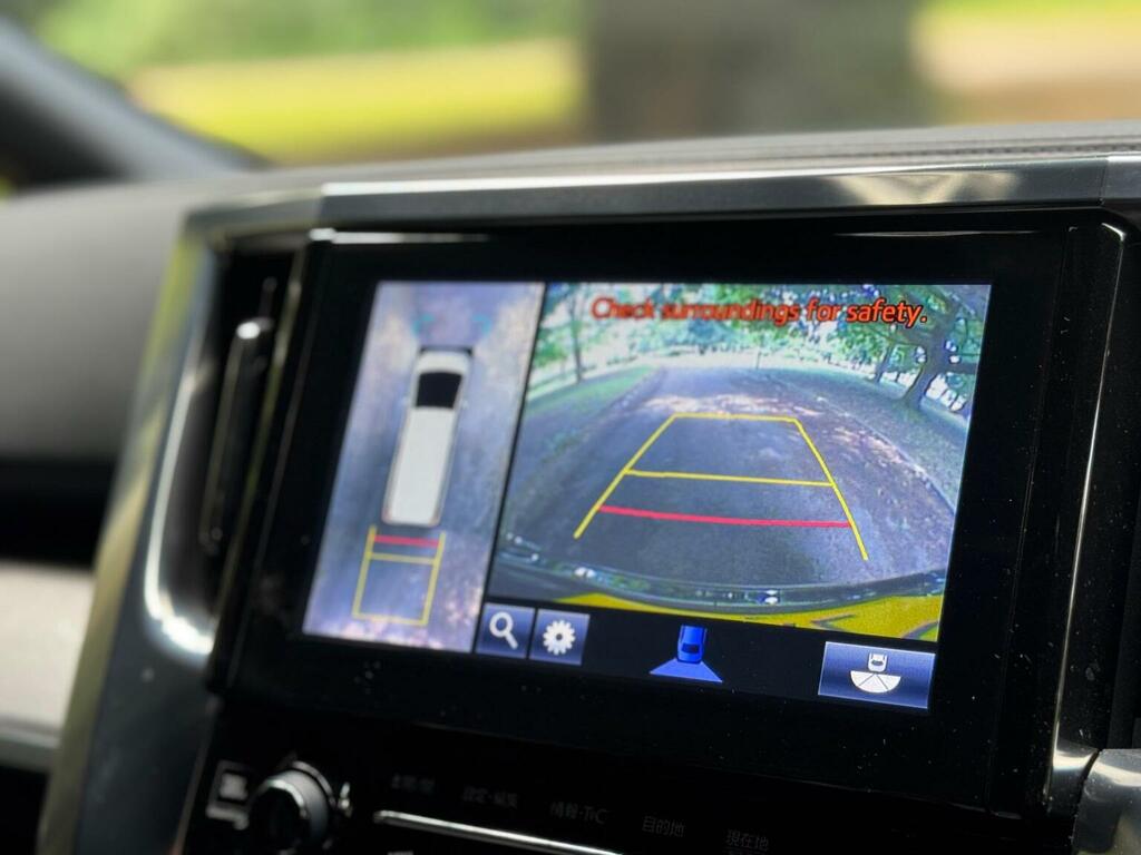 Toyota Alphard White #47