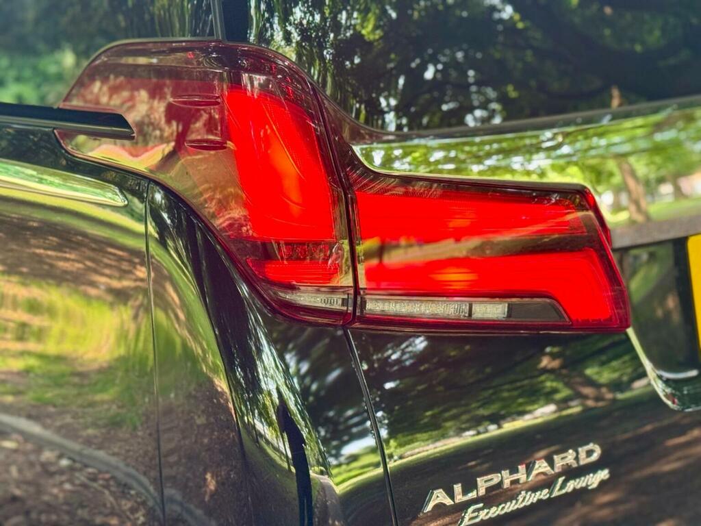 Toyota Alphard White #59