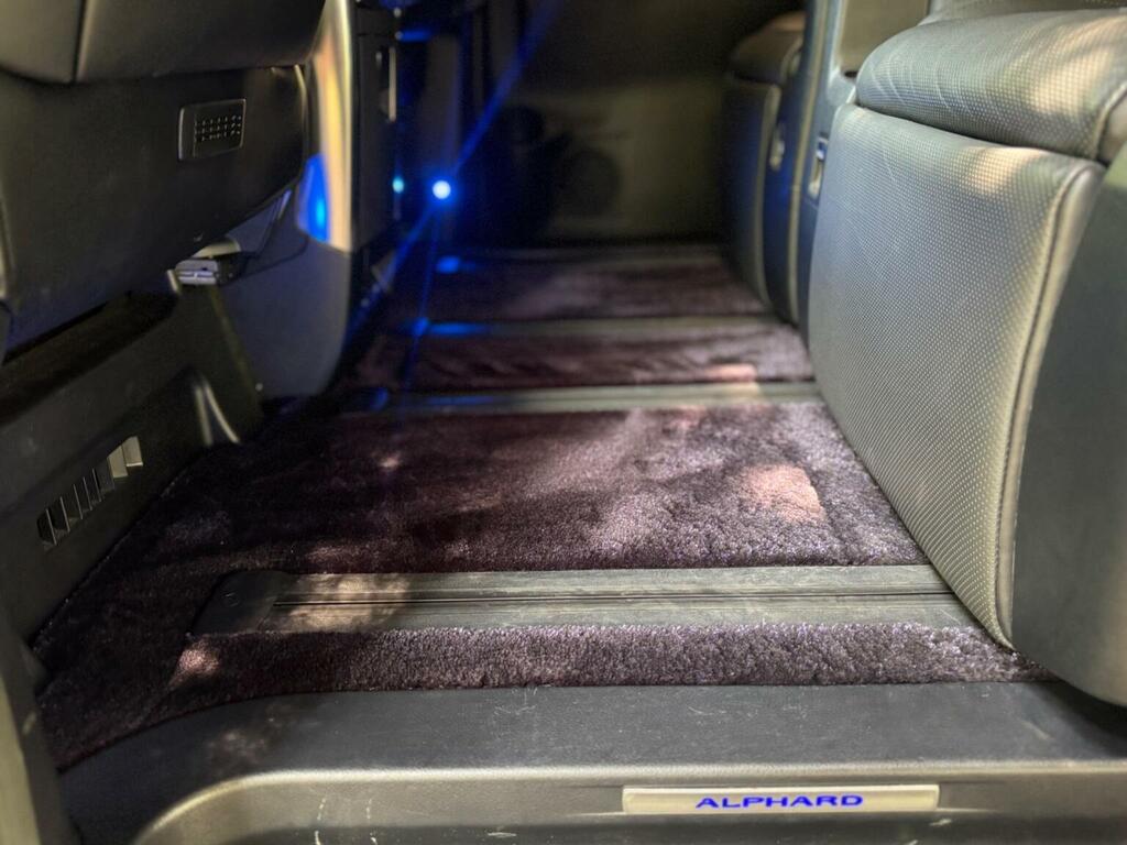 Toyota Alphard White #62